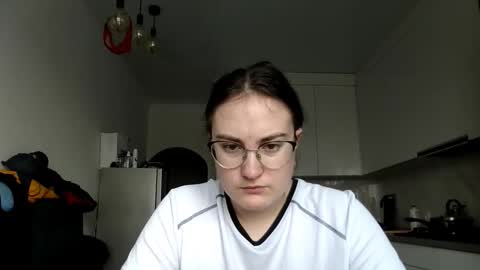 Snapshot of lunavelvet3 chatting on 4, 12, 2025 lunavelvet3 online show from 4, 12, 2025