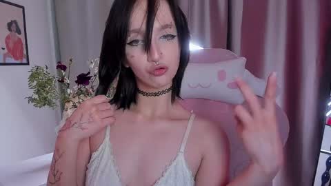 Snapshot of lunavogue chatting on 18, 5, 2026 call me a pose striker online show from 18, 5, 2026