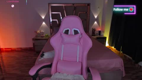 LUNA ROSE online show from 7, 2, 2026