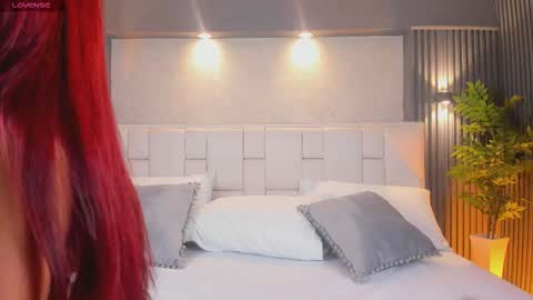 L U N N A online show from 8, 3, 2026