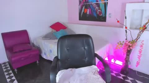 Snapshot of lunoox_ chatting on 4, 12, 2024 LunoxLili online show from 4, 12, 2024