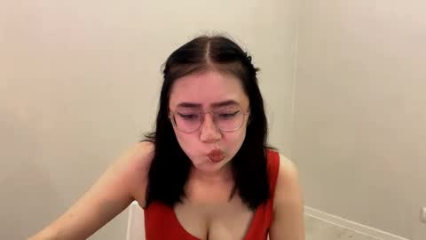 Snapshot of lupefaulker chatting on 7, 5, 2026 Roxie online show from 7, 5, 2026