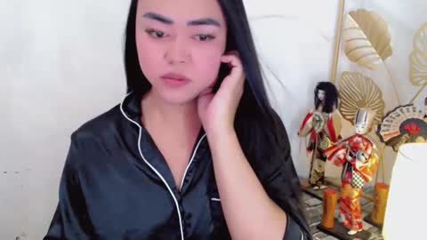 Snapshot of lustfuloffendertrina chatting on 28, 5, 2026 Trina online show from 28, 5, 2026