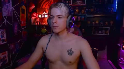 Snapshot of lustymatt chatting on 12, 10, 2025 lustymatt online show from 12, 10, 2025