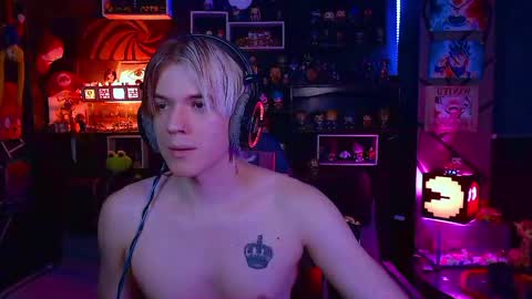 Snapshot of lustymatt chatting on 4, 11, 2025 lustymatt online show from 4, 11, 2025