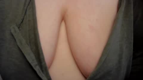 Snapshot of lustytits85 chatting on 26, 7, 2026 lustytits85 online show from 26, 7, 2026