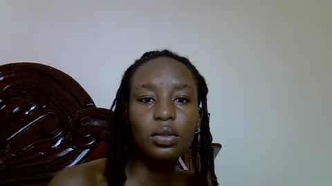 lutino_lovebirds online show from 20, 4, 2026