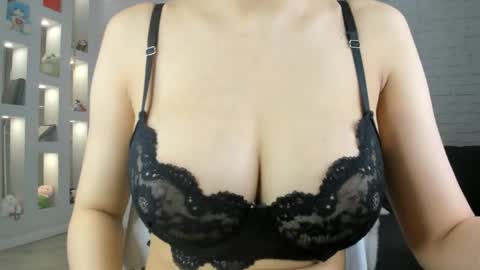 Yuna online show from 13, 4, 2026