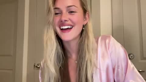 Snapshot of luvaimee chatting on 21, 7, 2026 Aimee online show from 21, 7, 2026
