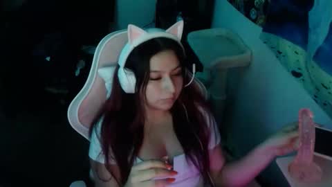 Snapshot of luvvespie chatting on 26, 11, 2025 luvvespie online show from 26, 11, 2025