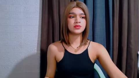 queen lux online show from 11, 3, 2026