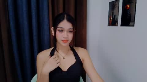 Snapshot of lux_white chatting on 13, 7, 2026 queen lux online show from 13, 7, 2026