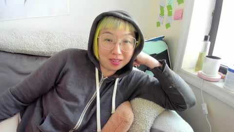 Snapshot of luxgray chatting on 18, 4, 2026 LuxGray online show from 18, 4, 2026