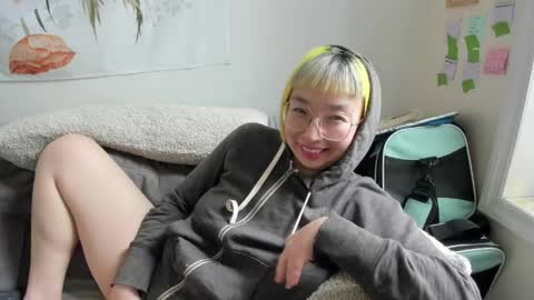 Snapshot of luxgray chatting on 20, 4, 2026 LuxGray online show from 20, 4, 2026