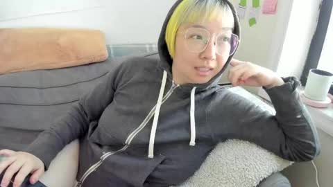 Snapshot of luxgray chatting on 15, 5, 2026 LuxGray online show from 15, 5, 2026
