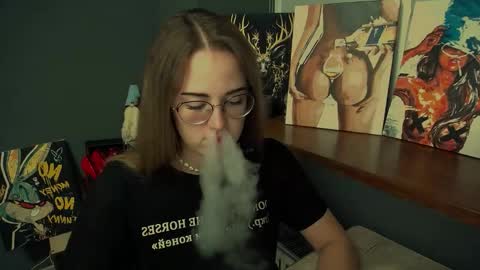 Snapshot of luxie_queen chatting on 25, 9, 2025 Katie online show from 25, 9, 2025