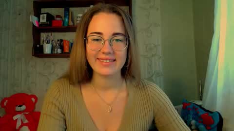 Snapshot of luxie_queen chatting on 11, 10, 2025 Katie online show from 11, 10, 2025