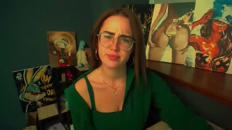 Snapshot of luxie_queen chatting on 18, 5, 2026 Katie online show from 18, 5, 2026