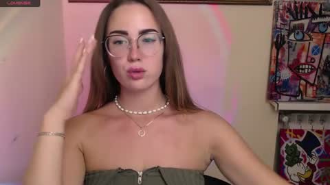 Snapshot of luxie_queen chatting on 26, 6, 2026 Katie online show from 26, 6, 2026