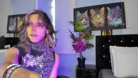 Snapshot of luxiel_ chatting on 24, 11, 2025 Luxiel 3 online show from 24, 11, 2025