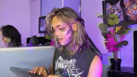 Snapshot of luxiel_ chatting on 26, 11, 2025 Luxiel 3 online show from 26, 11, 2025