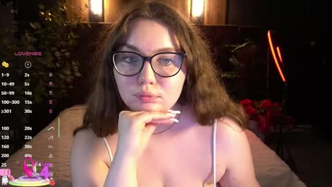 Snapshot of luxsopphia_ chatting on 6, 6, 2026 luxsopphia_ online show from 6, 6, 2026