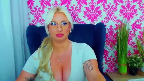 Luxuriaa online show from 30, 12, 2024