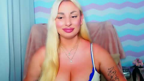 Snapshot of luxuriaaa chatting on 8, 7, 2026 Luxuriaa online show from 8, 7, 2026
