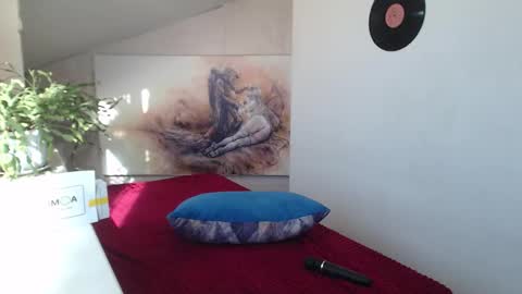 Snapshot of luxuriouss_s chatting on 27, 9, 2025 Laura online show from 27, 9, 2025