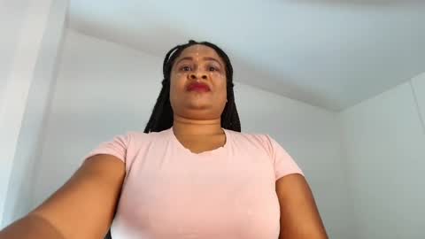 Snapshot of luxy_benet chatting on 7, 4, 2026 Big Benet online show from 7, 4, 2026