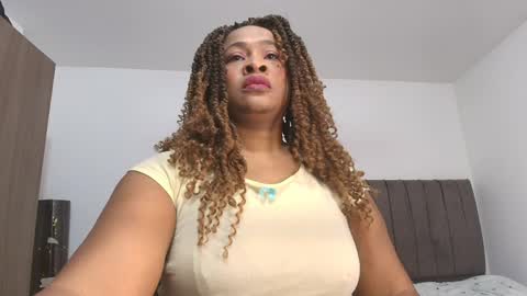 Snapshot of luxy_benet chatting on 8, 6, 2026 Big Benet online show from 8, 6, 2026
