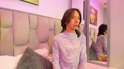 Snapshot of luy_star_ chatting on 12, 11, 2025 luy_star_ online show from 12, 11, 2025