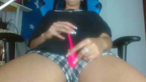Snapshot of luzzy_cam chatting on 21, 4, 2026 luzzy I hope your visit and that we manage to get very hot online show from 21, 4, 2026