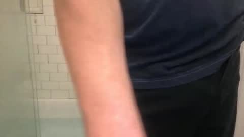 lvguynextdoor440656 online show from 5, 11, 2025