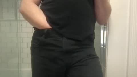 lvguynextdoor440656 online show from 9, 3, 2026