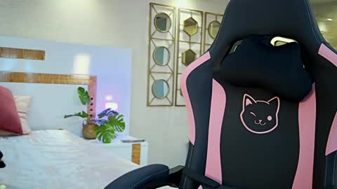 Lya Haven online show from 26, 2, 2025