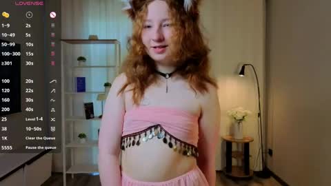Snapshot of lydaerne chatting on 19, 5, 2026 Call me Liddy Im so new here show me how to get fun here please online show from 19, 5, 2026