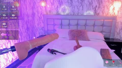 Lyen Rae  online show from 1, 1, 2025