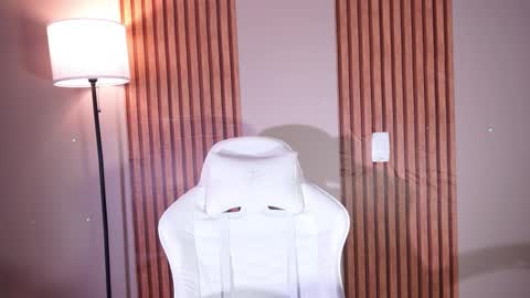 Lyhana Lee online show from 10, 1, 2026