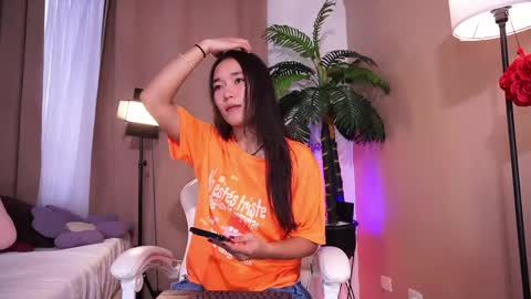 Snapshot of lyhana_lee chatting on 7, 6, 2026 Lyhana Lee online show from 7, 6, 2026