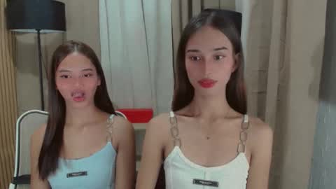 Snapshot of lykaloops chatting on 19, 5, 2026 LYKA LOOPS online show from 19, 5, 2026