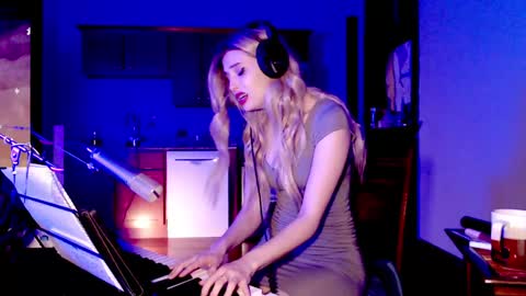 LylacDoll online show from 13, 12, 2024