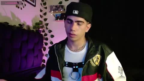 Lyle Bennett Freelance Model online show from 7, 2, 2025