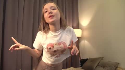 Snapshot of lyly_bambi chatting on 3, 12, 2024 Lyly bambi online show from 3, 12, 2024