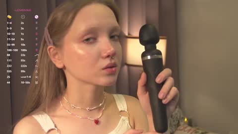 Snapshot of lyly_bambi chatting on 10, 12, 2024 Lyly bambi online show from 10, 12, 2024