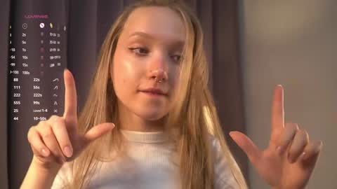 Snapshot of lyly_bambi chatting on 19, 12, 2024 Lyly bambi online show from 19, 12, 2024