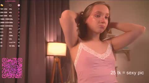 Snapshot of lyly_bambi chatting on 7, 3, 2025 Lyly bambi online show from 7, 3, 2025