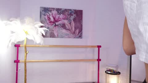 Lyly   online show from 6, 1, 2025