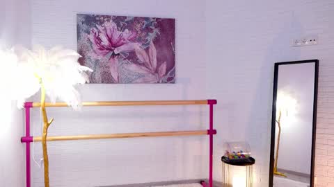 Lyly   online show from 25, 2, 2025