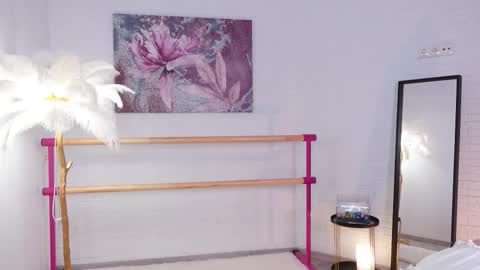 Lyly   online show from 4, 3, 2025